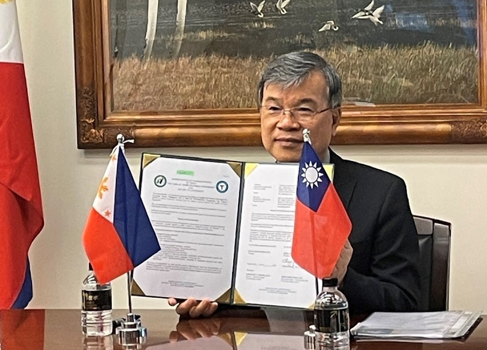 Shu-Te University and Tarlac Agricultural University signed a Memorandum of  Understanding (MOU)